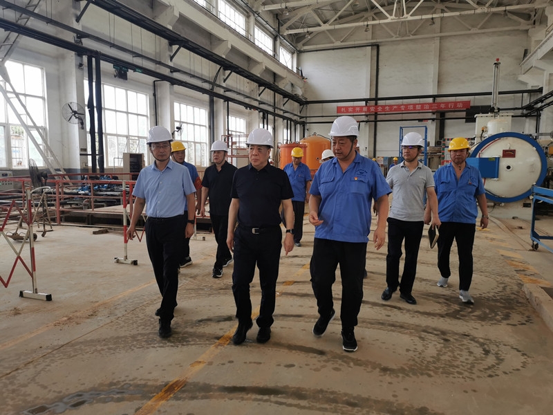 Jinhui는 조사를 위해 Jinghe Industrial Park 표준 열 처리 회사에 갔다